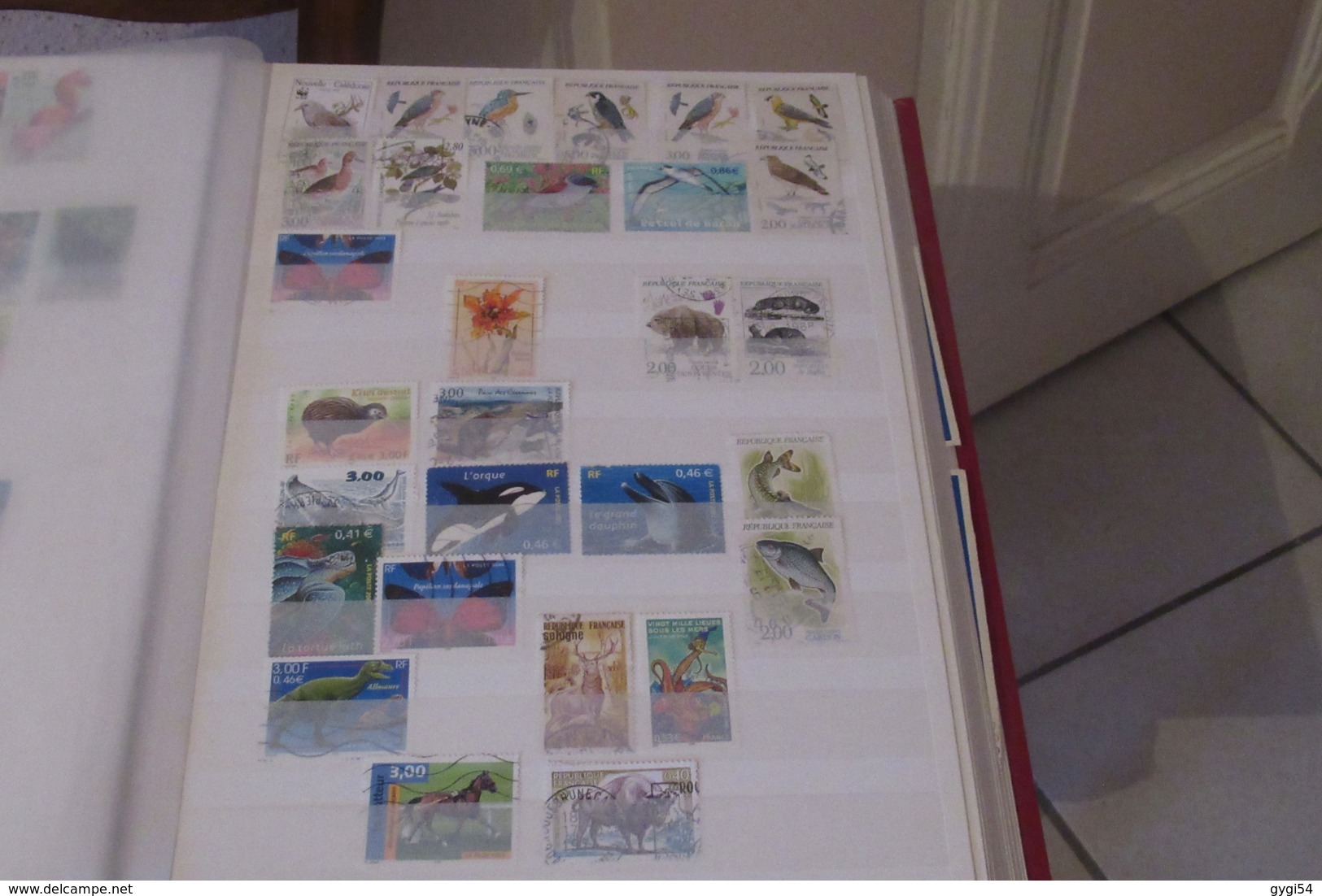 France Classeur 64 pages fond Blanc  1945 - 1998  timbres oblitérés   40 scans