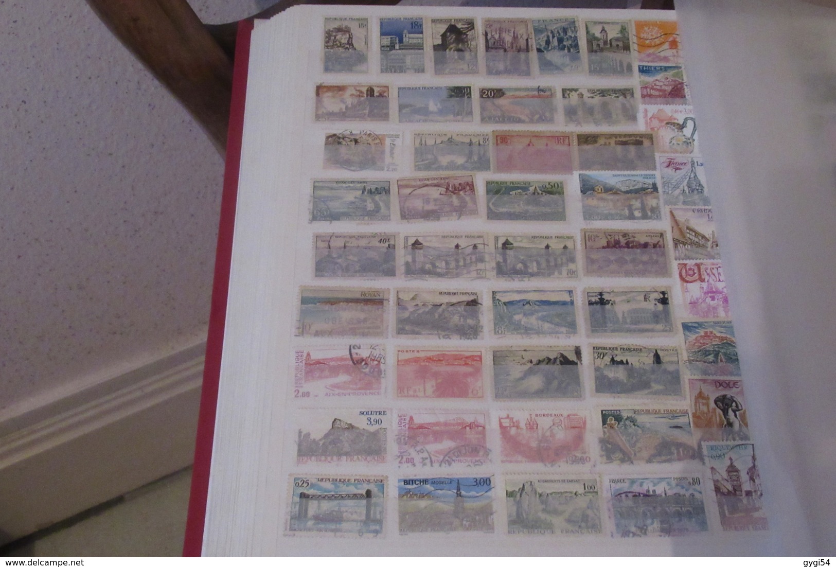 France Classeur 64 pages fond Blanc  1945 - 1998  timbres oblitérés   40 scans