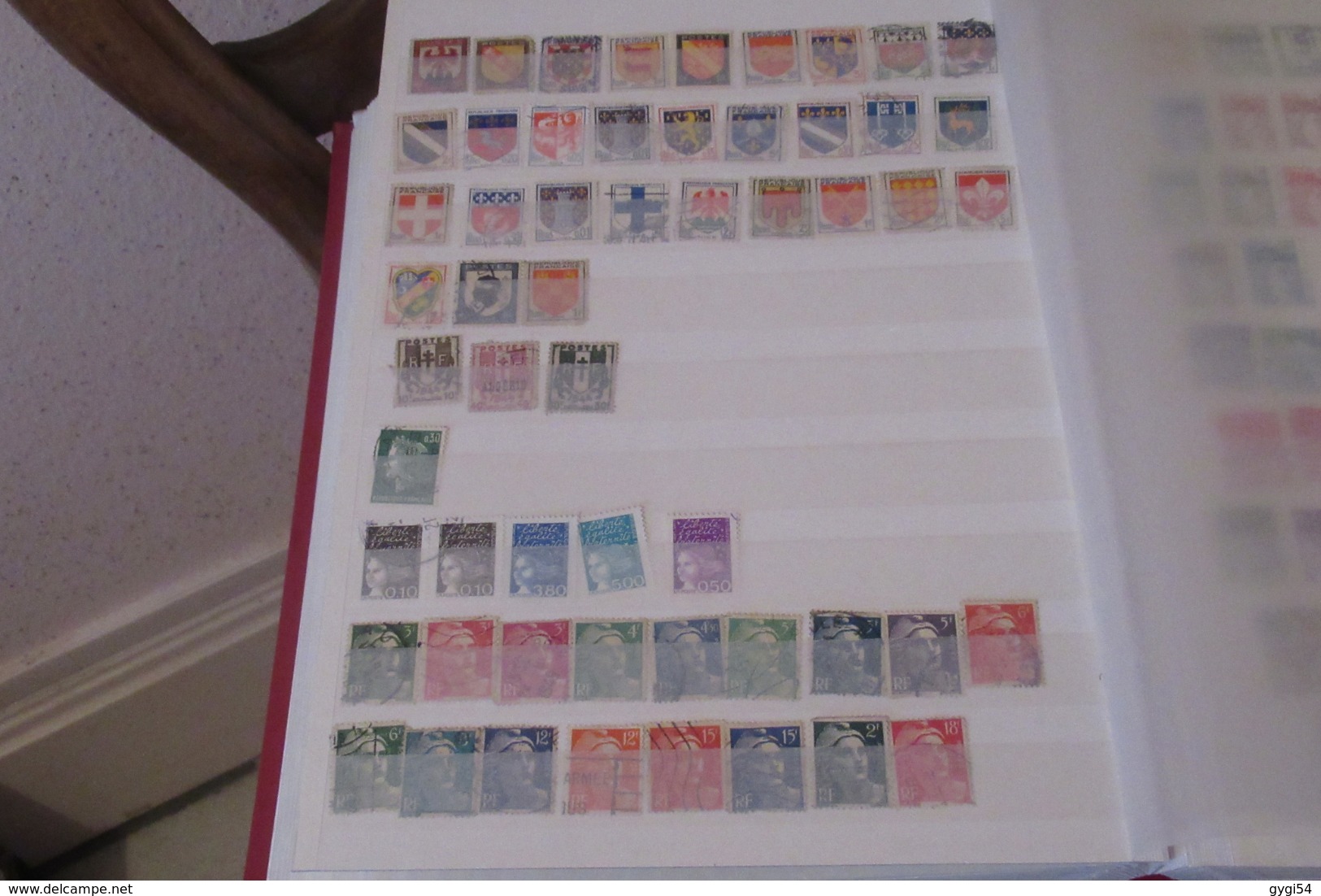 France Classeur 64 pages fond Blanc  1945 - 1998  timbres oblitérés   40 scans