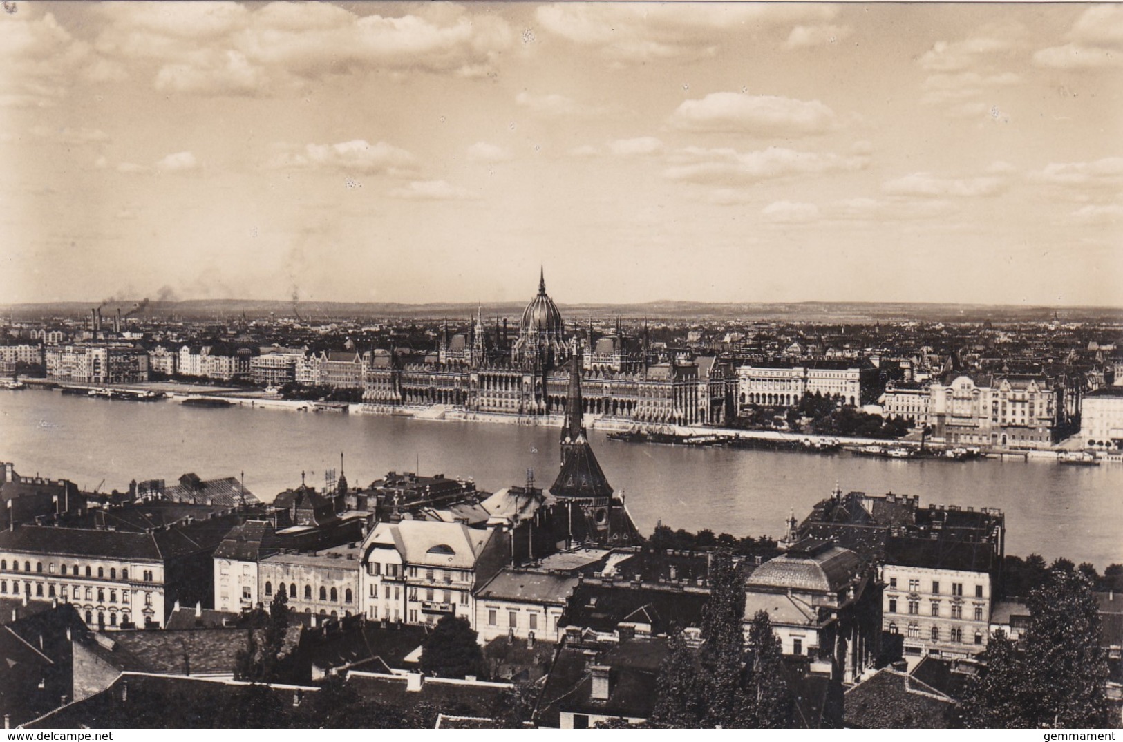 BUDAPEST - VIEW FROM THE GELLERT MOUNTAIN - Hungary