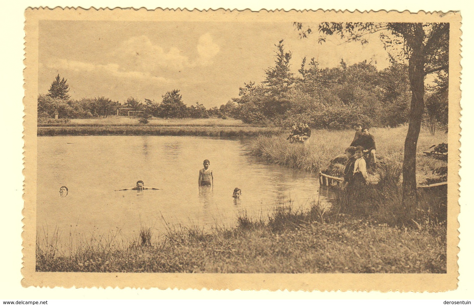 A0150	[Postkaart] Verlofkolonie Te Westmalle / Vijver. (Photo Hoelen) Malle Zwemvijver Kinderen Zwemmen Kolonie Vakantie - Malle