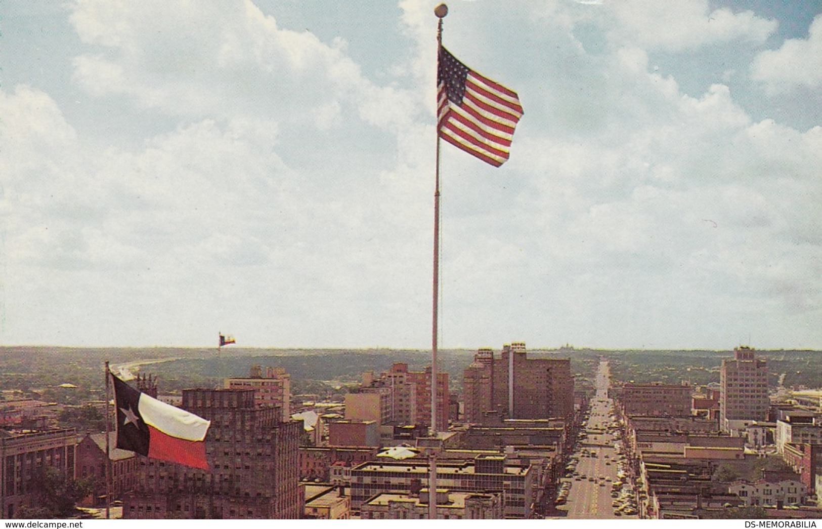 AUSTIN TX - LOOKING SOUTH ON CONGRESS AVENUE US FLAG POSTCARD - Austin