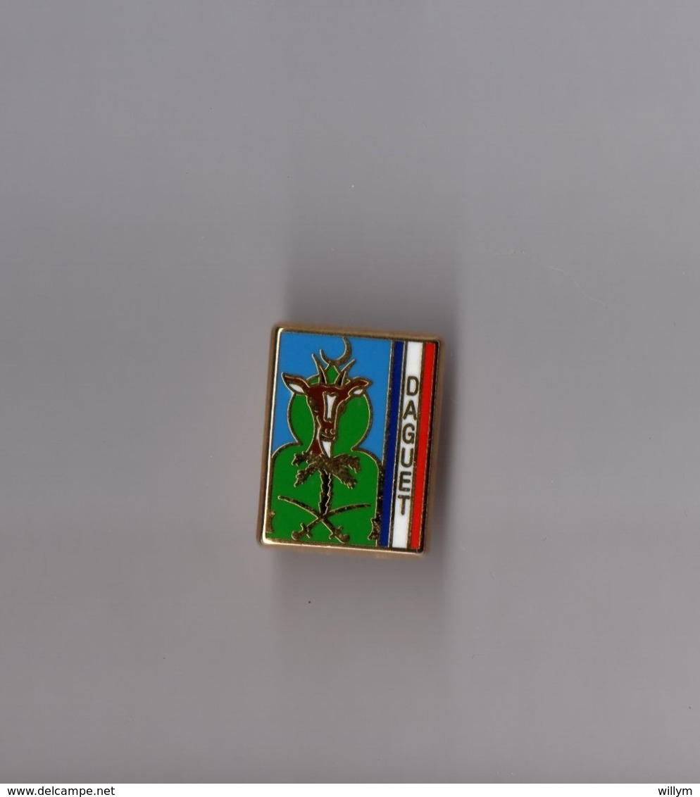 Pin's Armée / Insigne Opération Daguet - Guerre Du Golfe (zamac Doré Signé Métargent) Hauteur: 2,2 Cm - Militaria