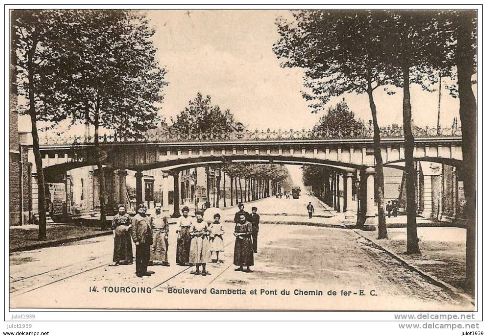 TOURCOING ..-- 59 . NORD ..-- Boulevard Gambetta Et Pont Du Chemin De Fer . Très Animée . - Tourcoing