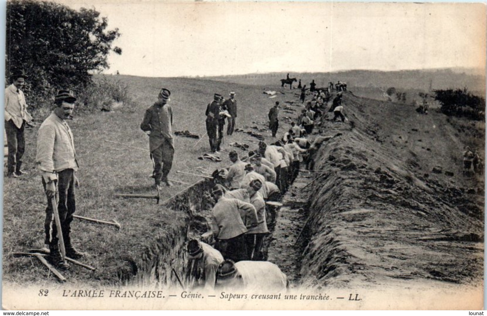 Militaire - Génie - Sapeurs Creusant Une Tranchée - L'armée Française - Manovre