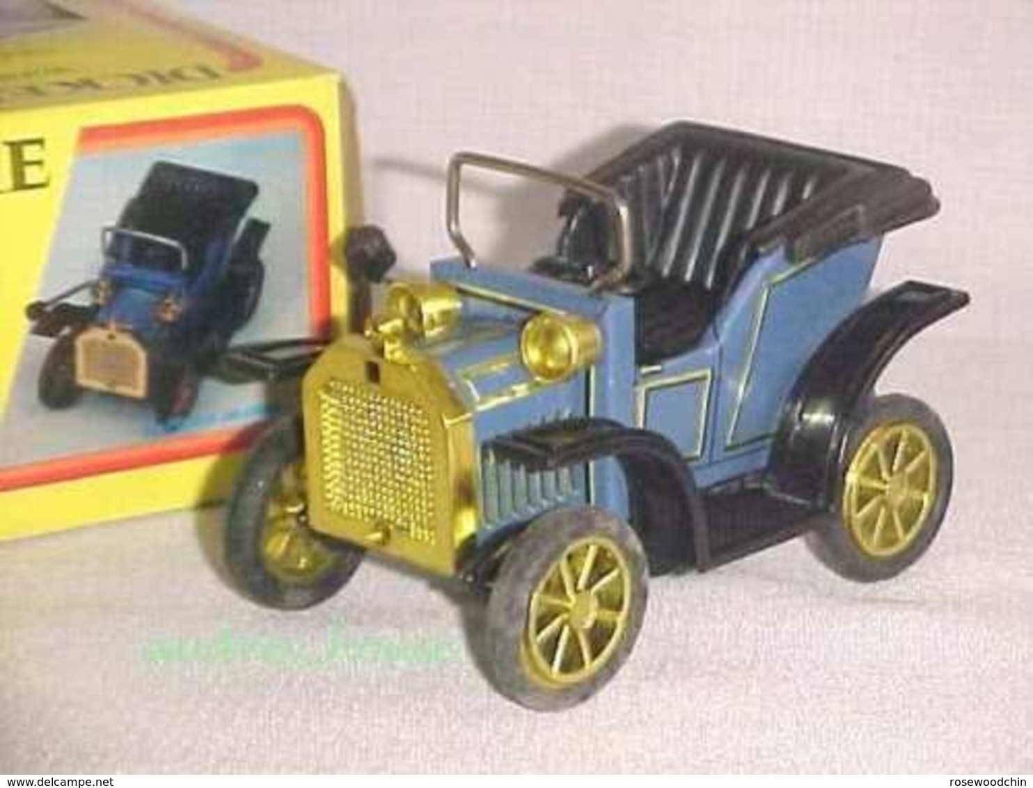 VINTAGE ! China 60s' Wind Up Tin Toy Dicken Car With Box (MS 058) - Oud Speelgoed