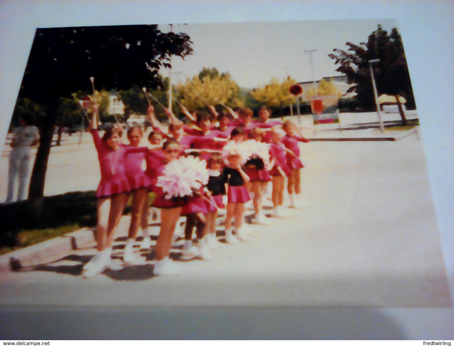 PHOTO MAJORETTES TWIRLING LES MAGNOLIAS LIVRON 26 DROME - Autres & Non Classés