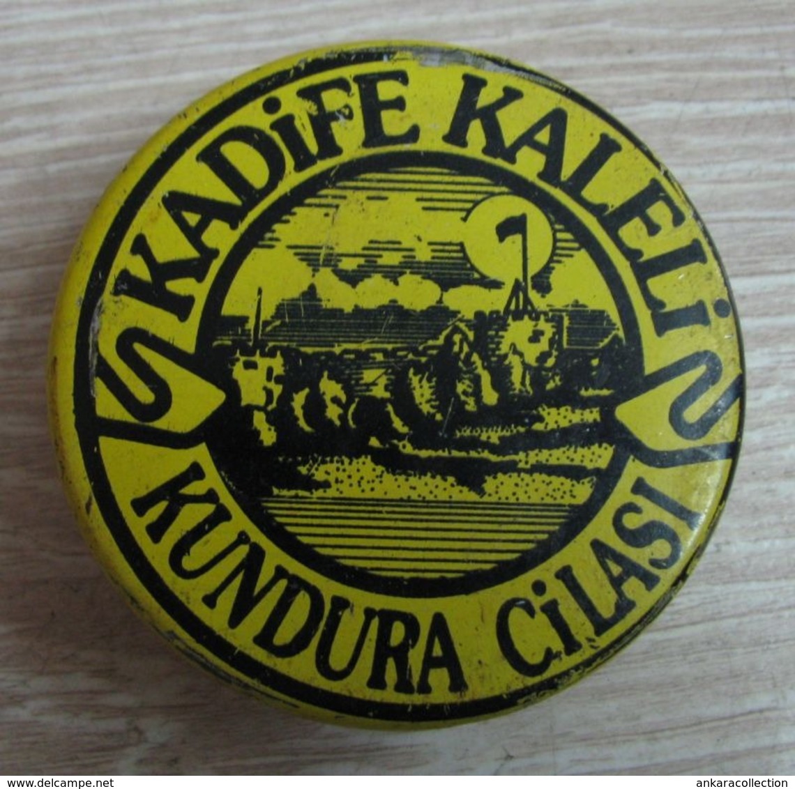 AC -   KADIFE KALELI IZMIR SHOE POLISH EMPTY TIN BOX 1990 - Boîtes