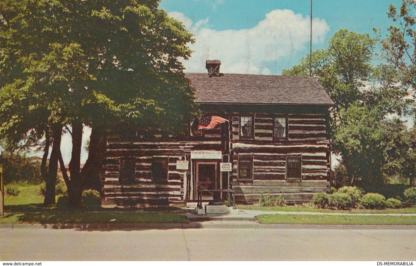 DAYTON OH - NEWCOM TAVERN POSTCARD 1965 - Dayton