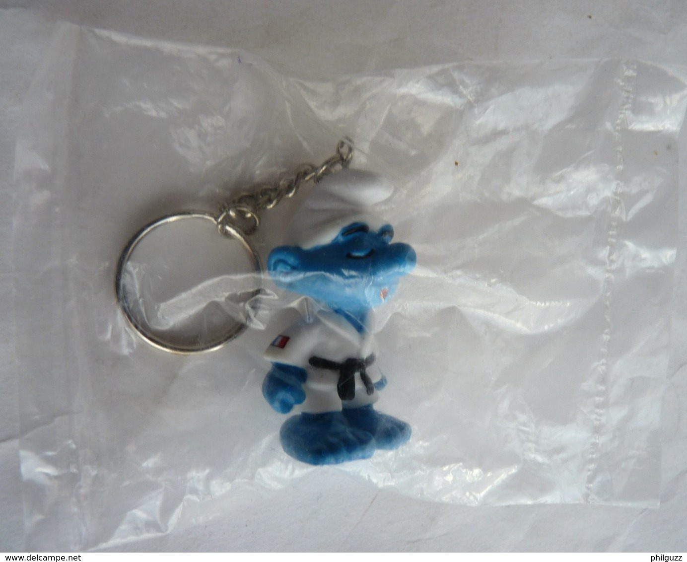 FIGURINE PUBLICITAIRE SCHTROUMPF - SMURF - PIFUTOS  - PORTE CLES SCHTROUMPF JUDOKA ABILIS 80'S - Smurfs