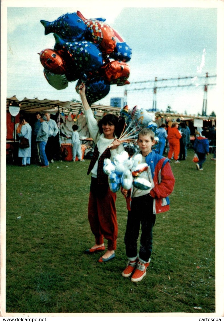 Chevilly Larue 21 Juin 1987 Fete Communale La Marchande De Ballons  CPM Ou CPSM - Chevilly Larue