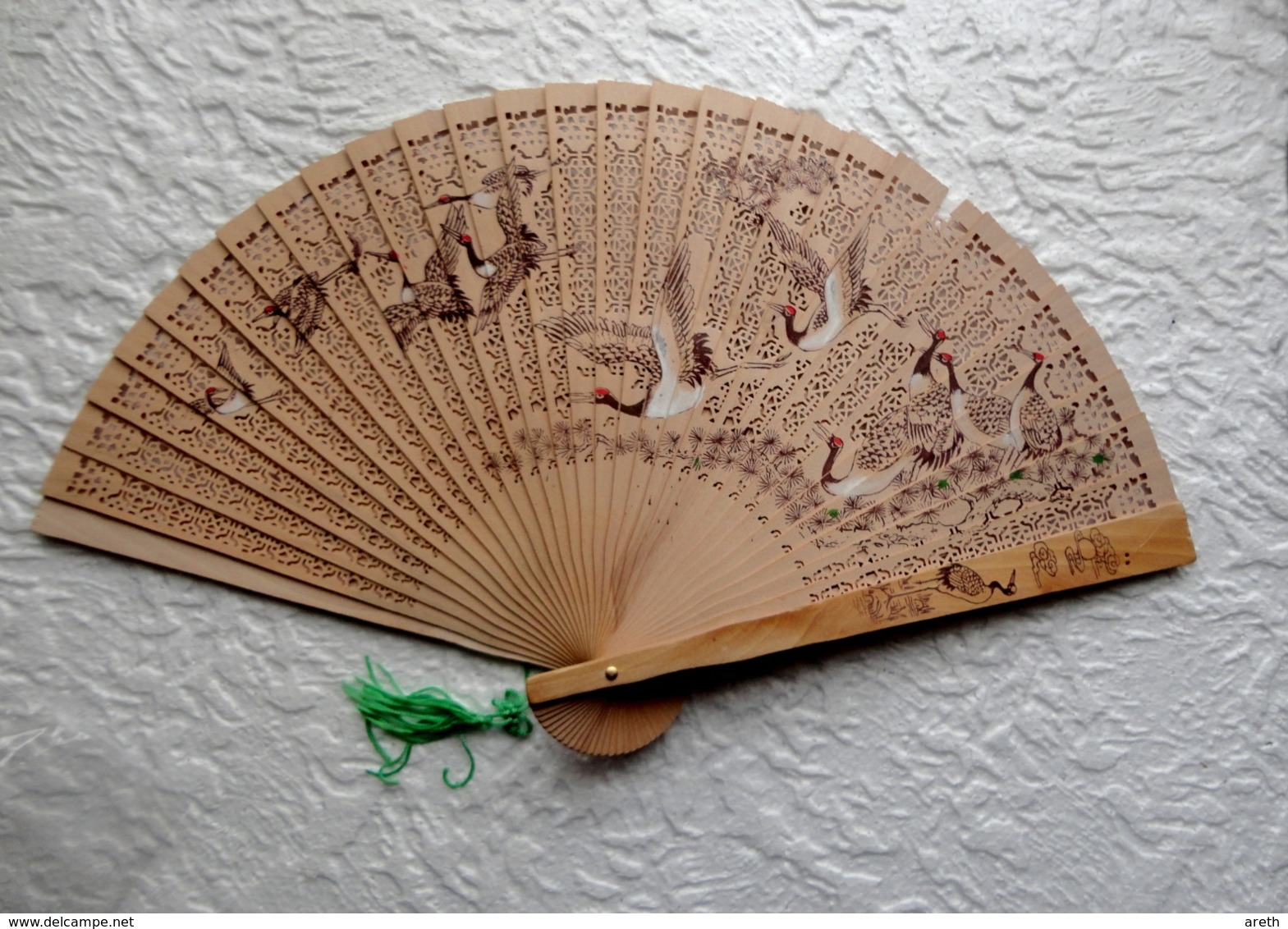 Eventail En Bois Ajouré Peint - Longueur 23,5 Cm - Fans