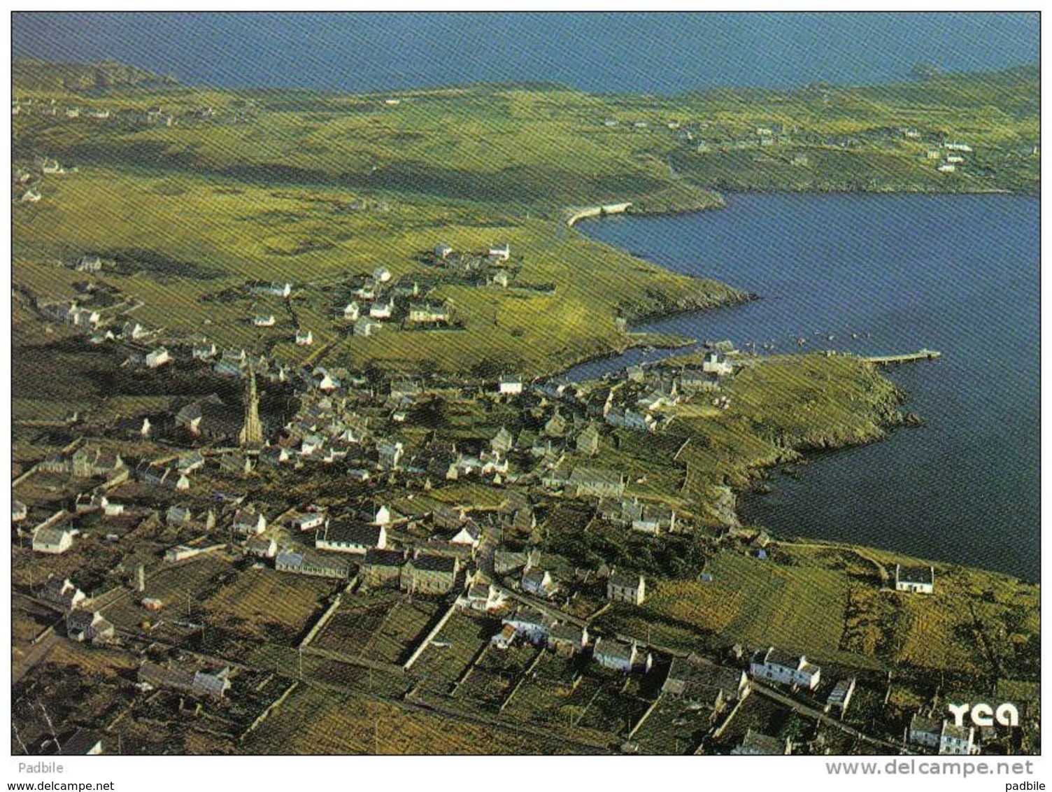 Carte Postale 29. Île De Ouessant  Le Bourg De Lampaul  Vue D'avion Trés Beau Plan - Ouessant