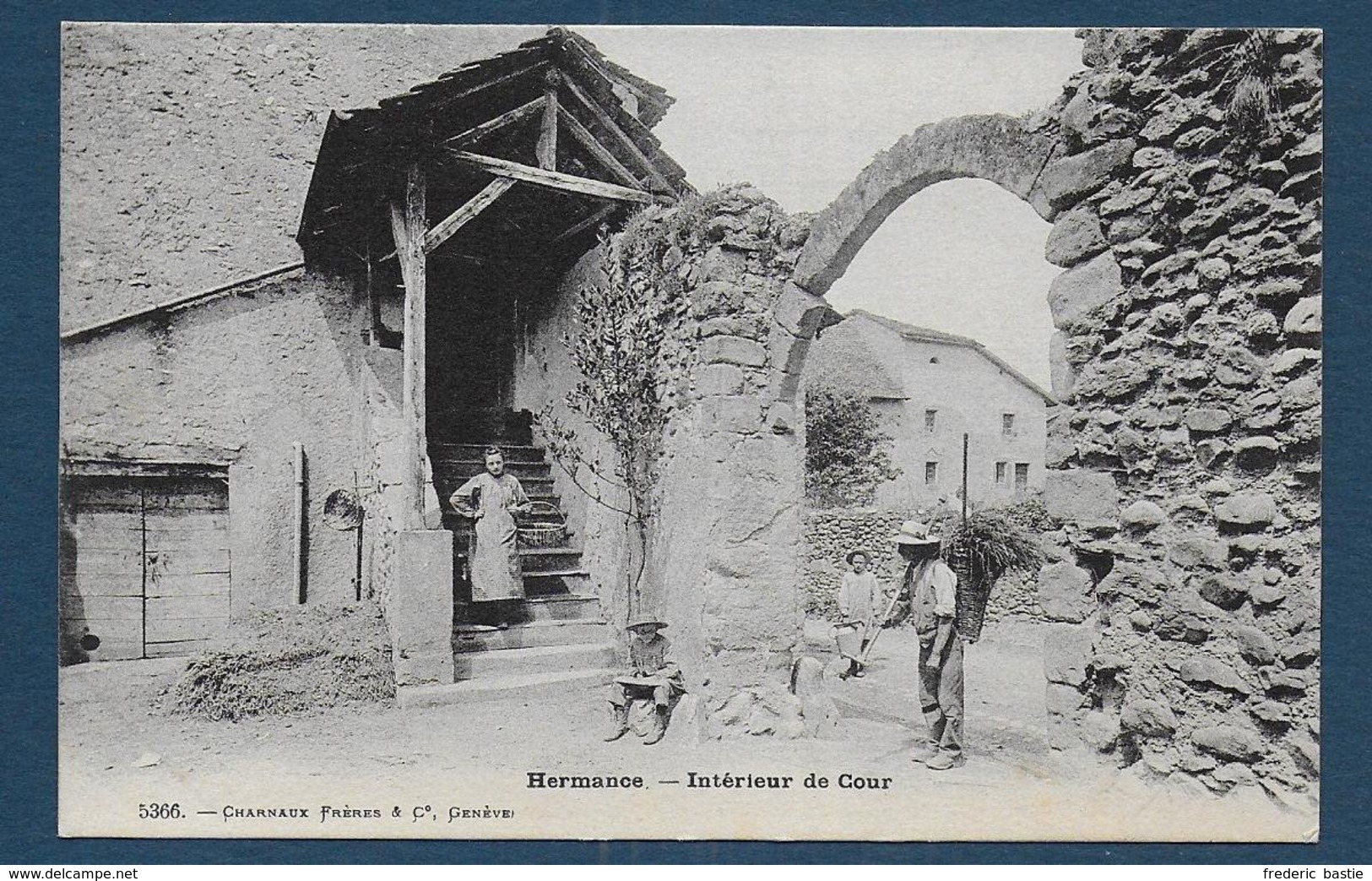 HERMANCE - Intérieur De Cour - Hermance