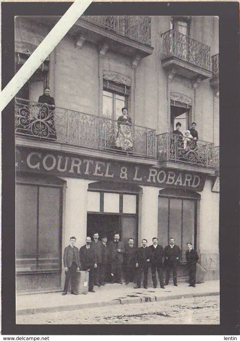 Nantes / Tissus En Gros Courtel & Robard, Quai Des Tanneurs, Avec Son Personnel Moustachu - Nantes