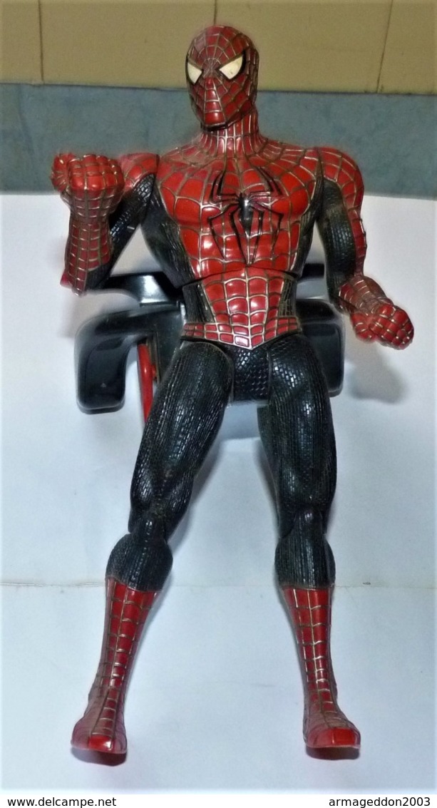 GRANDE FIGURINE SPIDERMAN 30 Cm  ARTICULEE TBE MARVEL 2004 / PILES NEUVES  BE - Spider-Man