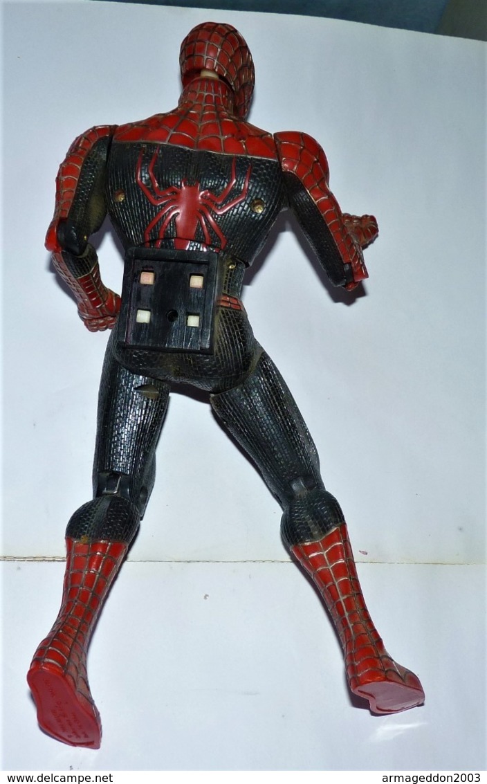 GRANDE FIGURINE SPIDERMAN 30 Cm  ARTICULEE TBE MARVEL 2004 / PILES NEUVES  BE - Spider-Man