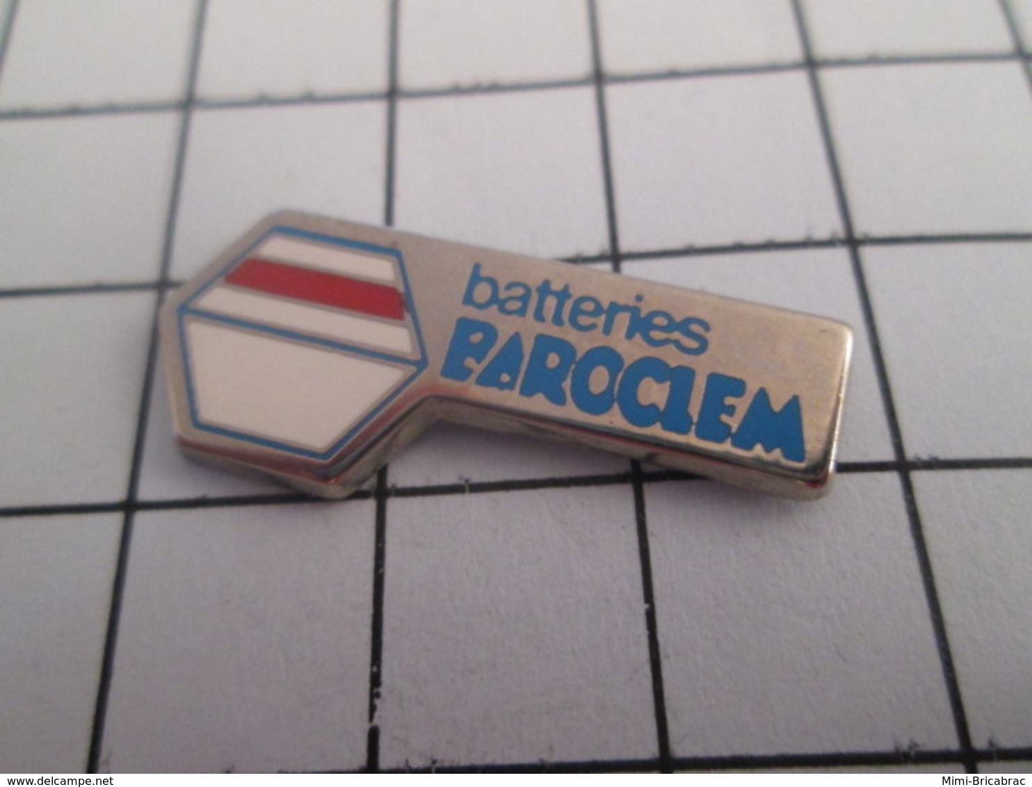 719 (pas 717)  PINS PIN'S / Beau Et Rare : Thème MARQUES / BATTERIES BAROCLEM Allons Enfants De La Batterie ! - Marques