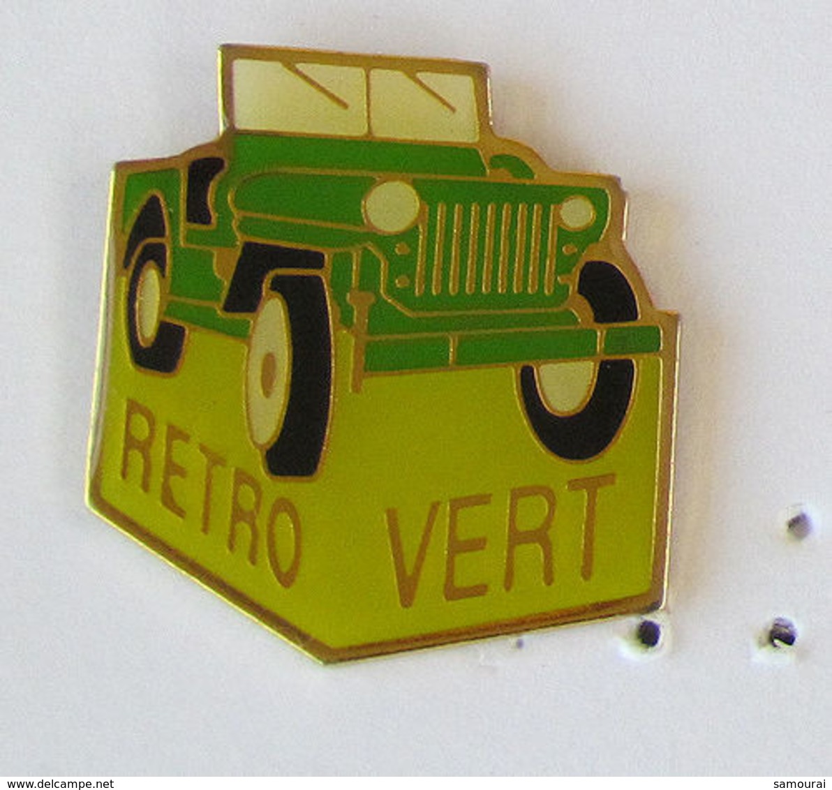 1 Pin's ASSOCIATION AUTORETRO "RETRO VERT" JEEP WILLYS - Vereinswesen