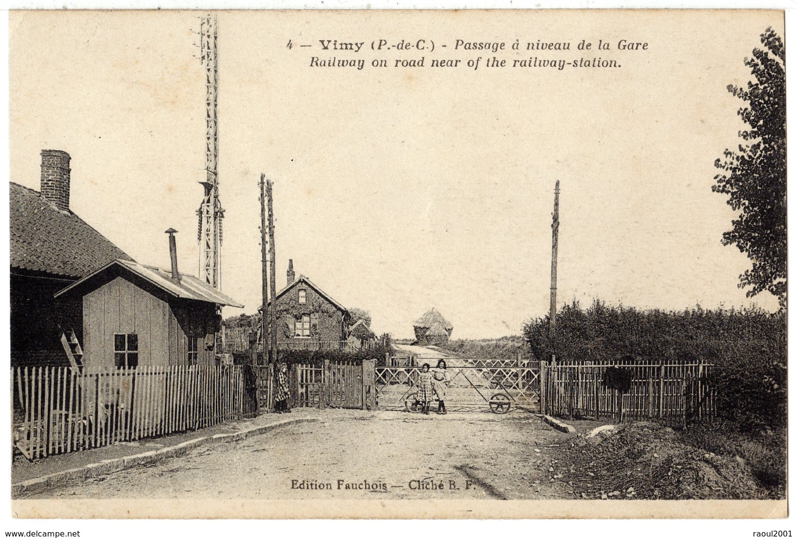 VIMY ( Entre Arras Et Lens ) - 62 - Passage à Niveau De La Gare - Enfant Garde Barrière ? - Ligne De Chemin De Fer - Autres & Non Classés