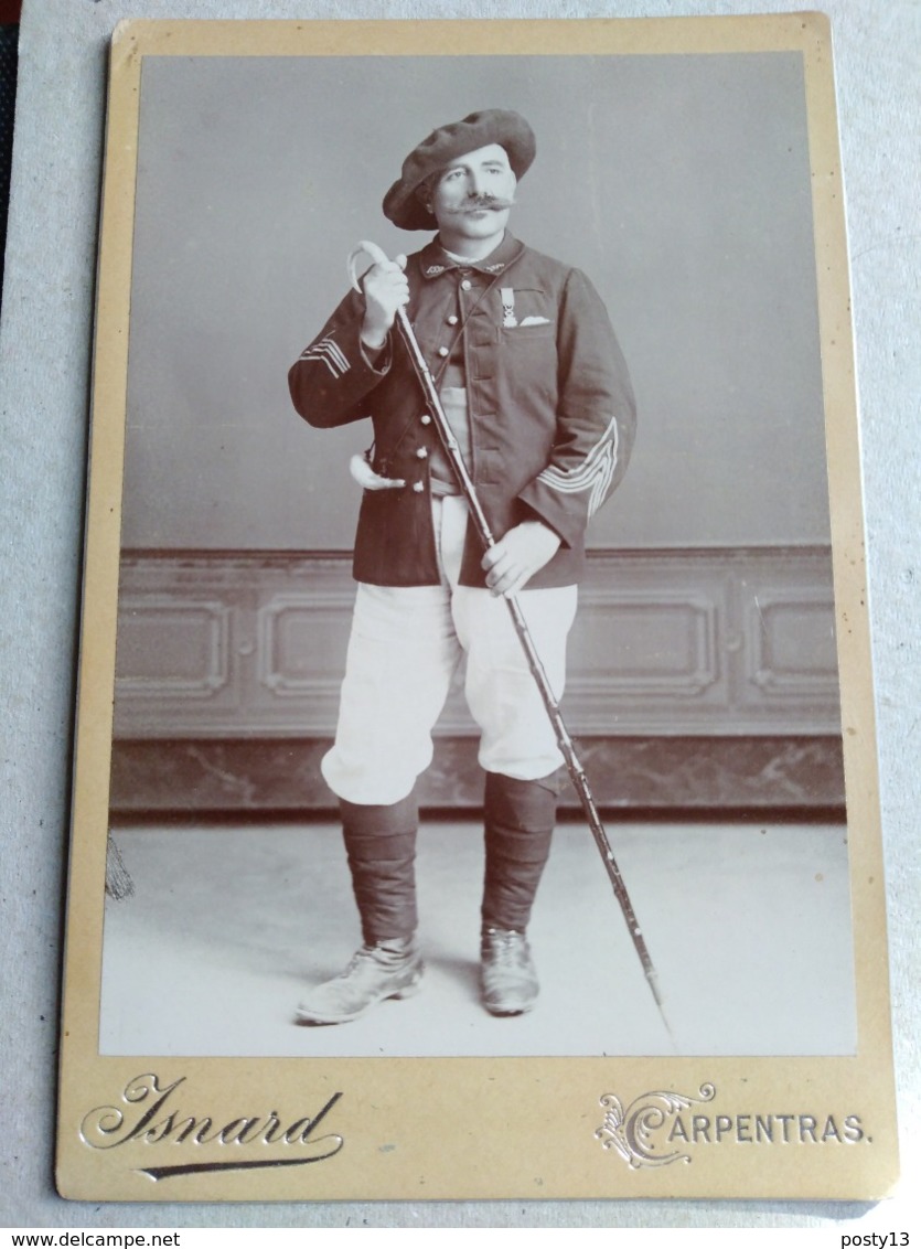 Photo De Cabinet -  S-Officier Chasseur Alpin Du159 ème R Infanterie Alpine - Médaille - Canne - Cor - Superbe - Guerre, Militaire