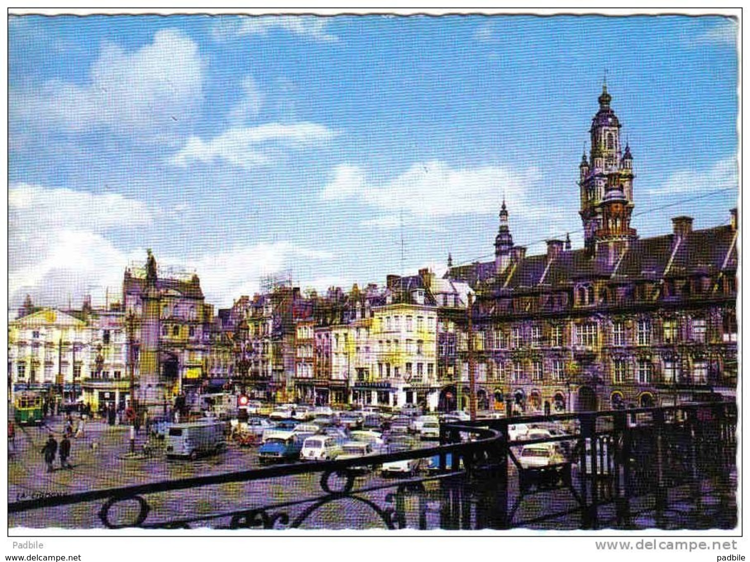 Carte Postale  59. Lille  La Place Du Général De Gaulle Renault 4L - Lille