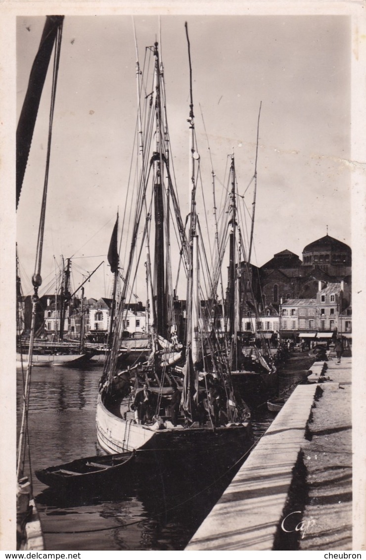 29 . CONCARNEAU. BATEAUX AU QUAI CARNOT - Concarneau