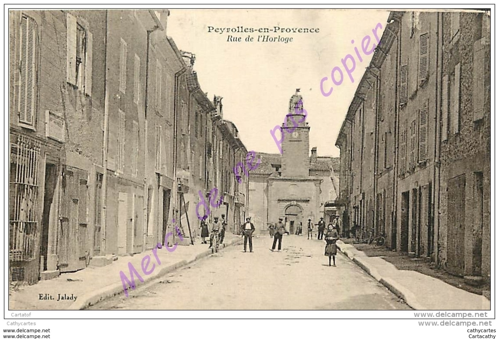 13. PEYROLLES EN PROVENCE . Rue De L'Horloge . CPA Animée . - Peyrolles