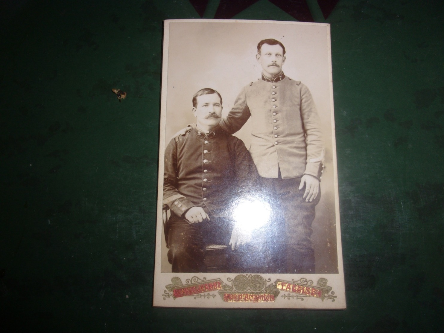 CDV CAMILLE JEANNE FALAISE 2 SOLDATS UNIFORME 7 EME ET 5 EME - Guerre, Militaire