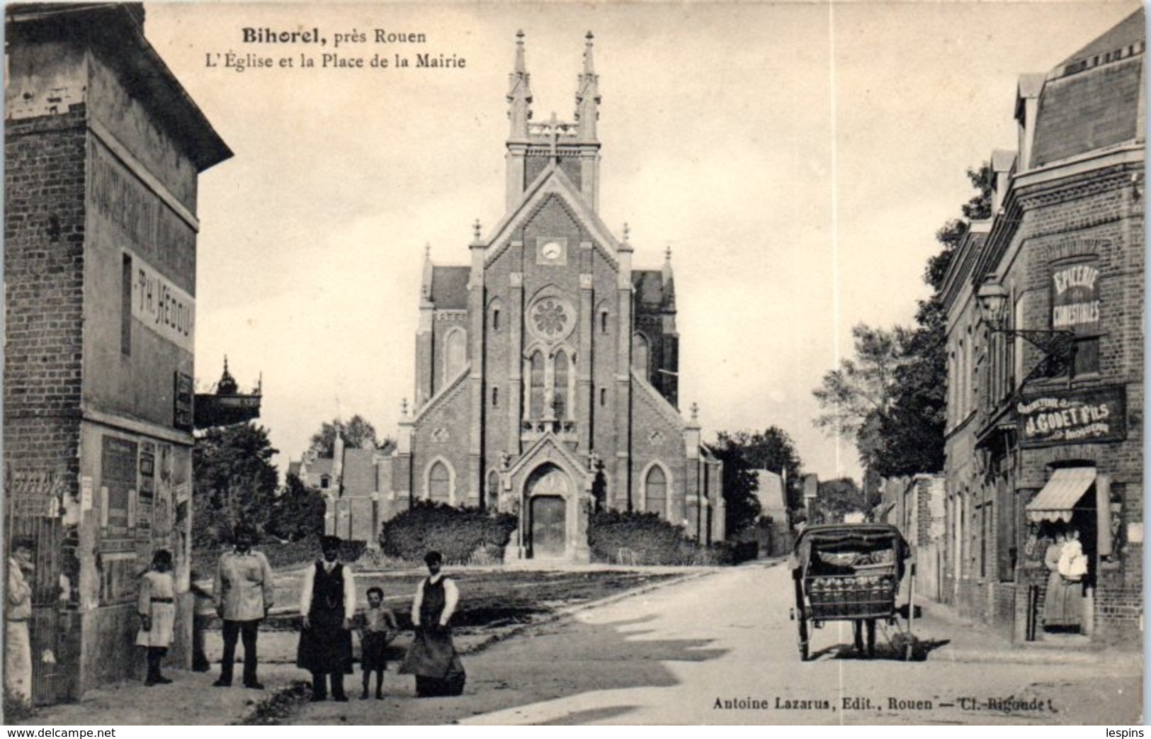 76 - BIHOREL --  L'Eglise Et La Place De La Mairie - Bihorel