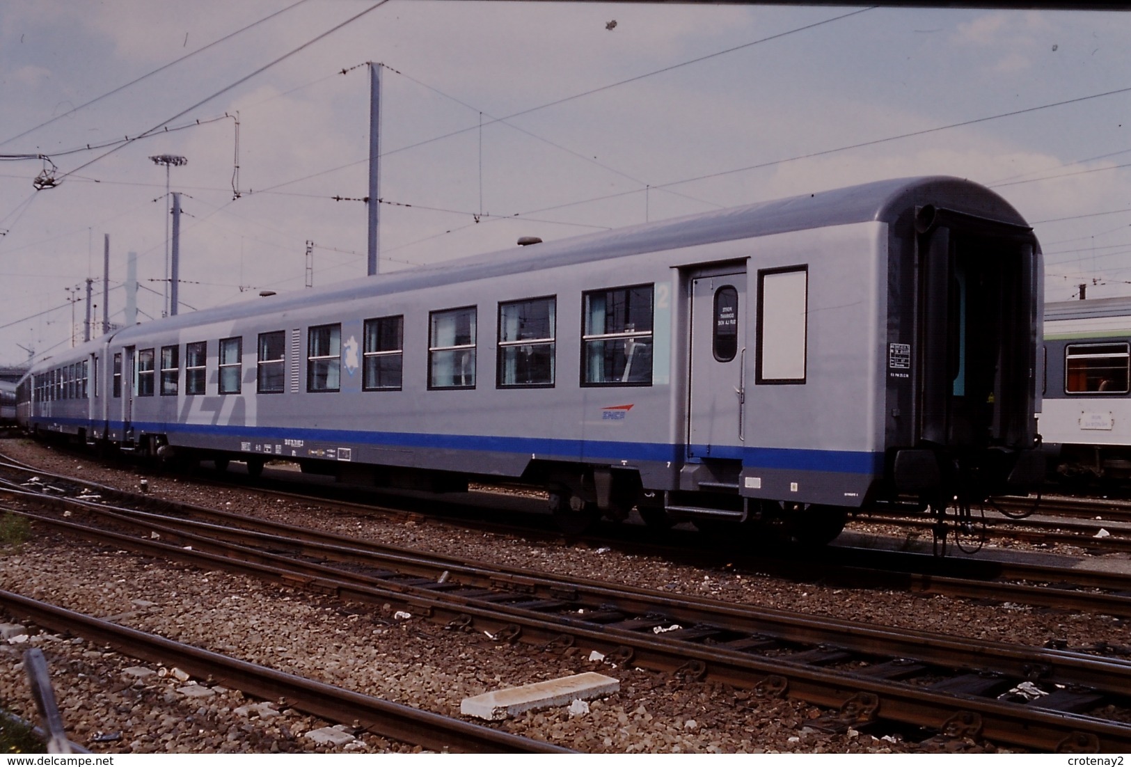 Photo Diapo Diapositive Slide Train Wagon Voiture SNCF TER Centre Le 05/08/2000 VOIR ZOOM - Dias