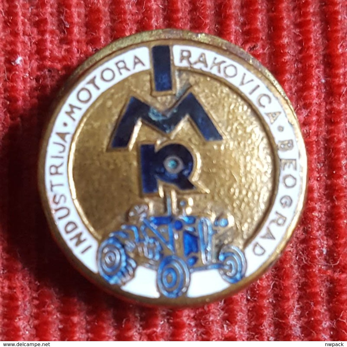 TRACTOR, Traktor  - IMR, TVORNICA MOTORA RAKOVICA, BEOGRAD Ex Yugoslavia Enamel Buttonhole Badge,pin - Transport