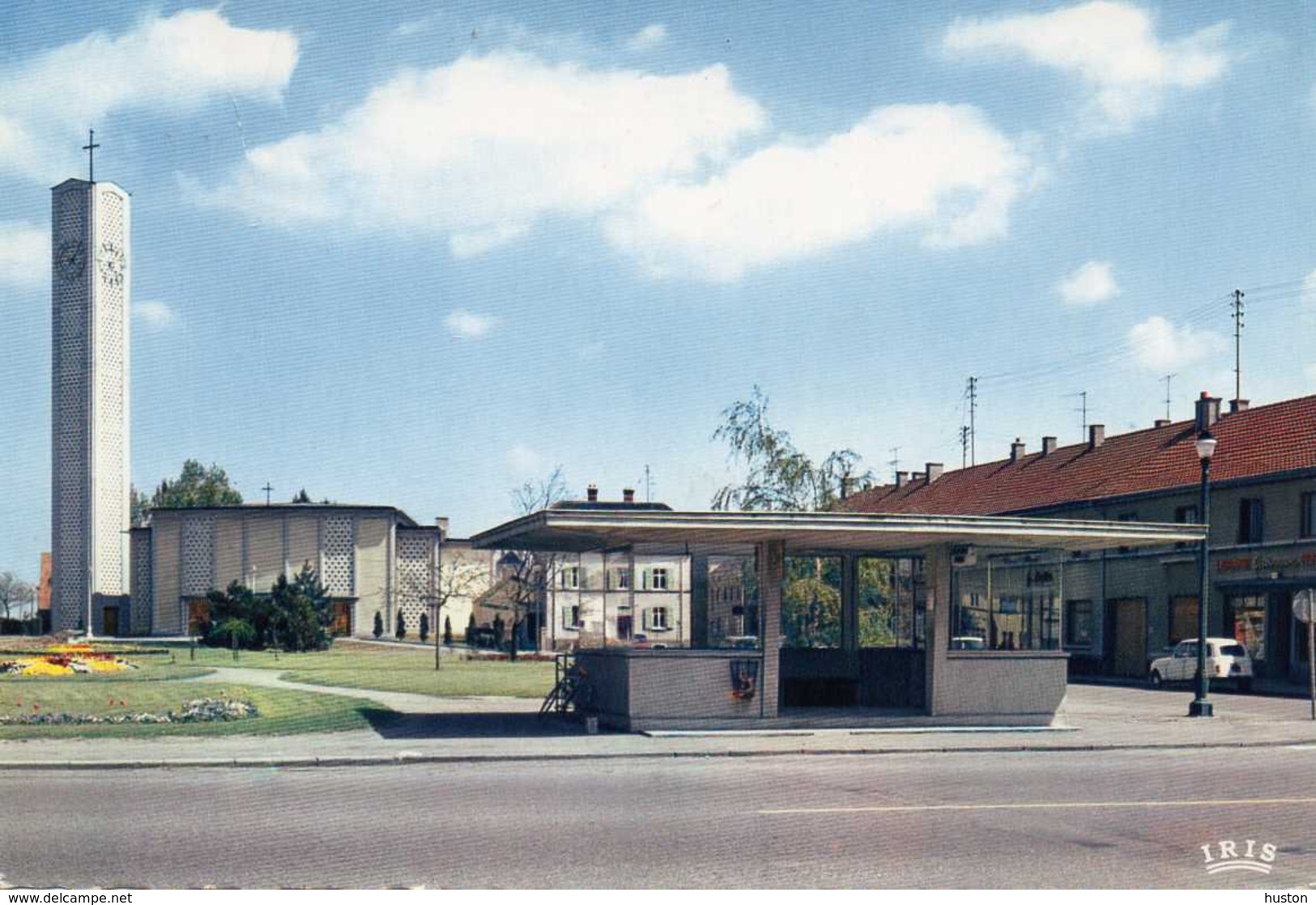 WITTTENHEIM - L'Eglise Et La Place Thiers - Wittenheim