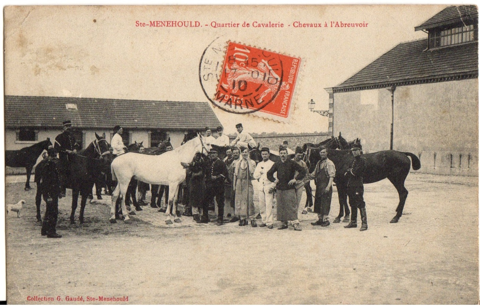 Sainte Menehould - Quartier De Cavalerie - Chevaux à L'Abreuvoir - Sainte-Menehould