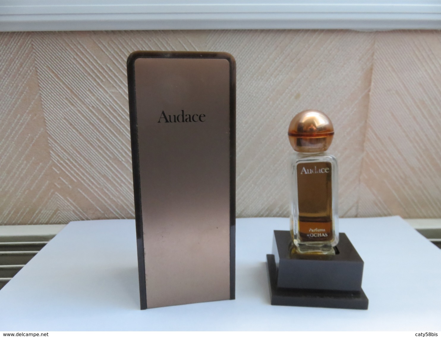 Boite Et Flacon Parfum +jus Rochas  Audace - Bottles (empty)