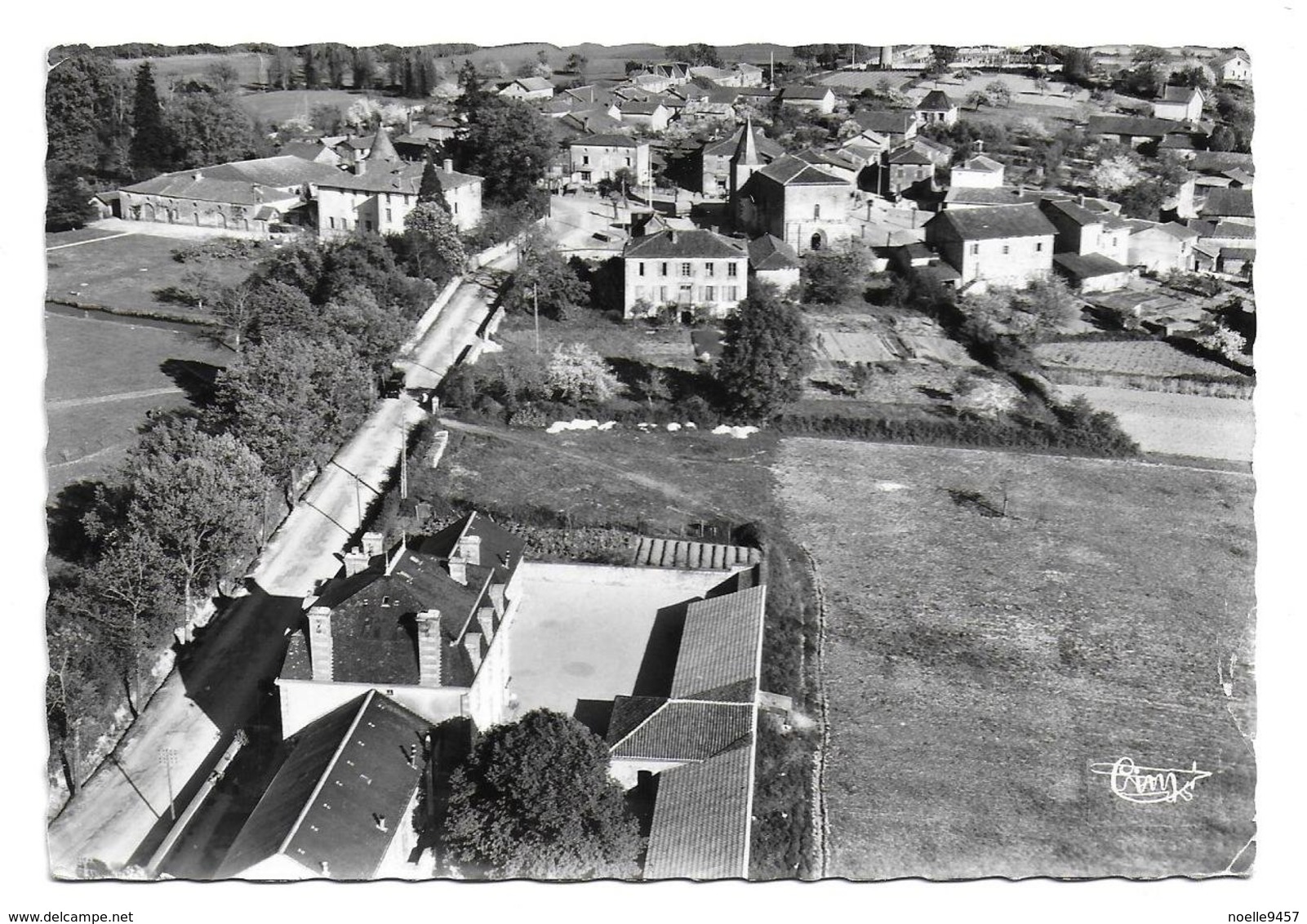 16 – SAINT-CHRISTOPHE : Vue Générale De La Marie Et Les écoles N° 1 - Autres & Non Classés