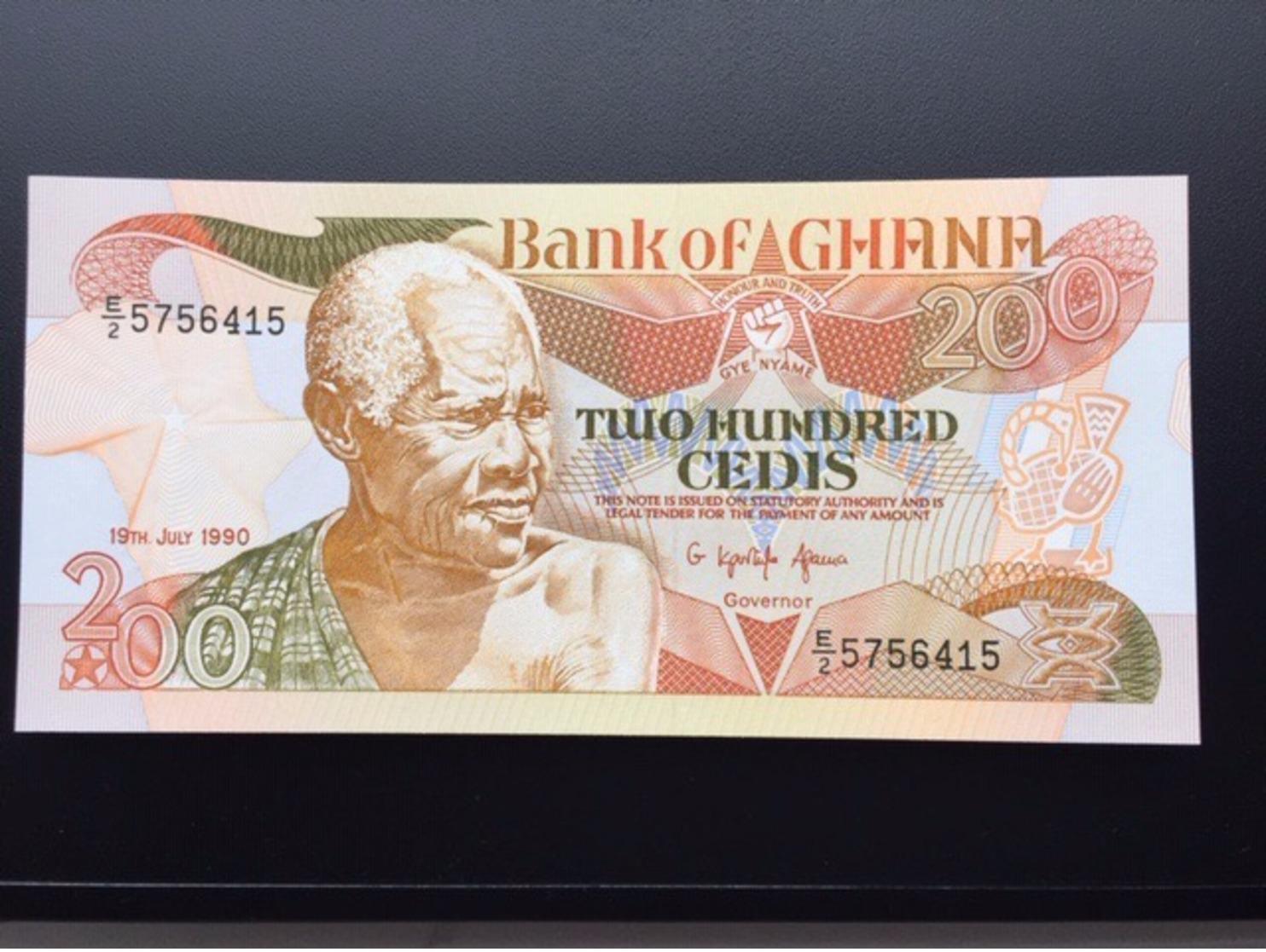 GHANA P27 200 CEDIS 1990 UNC - Ghana