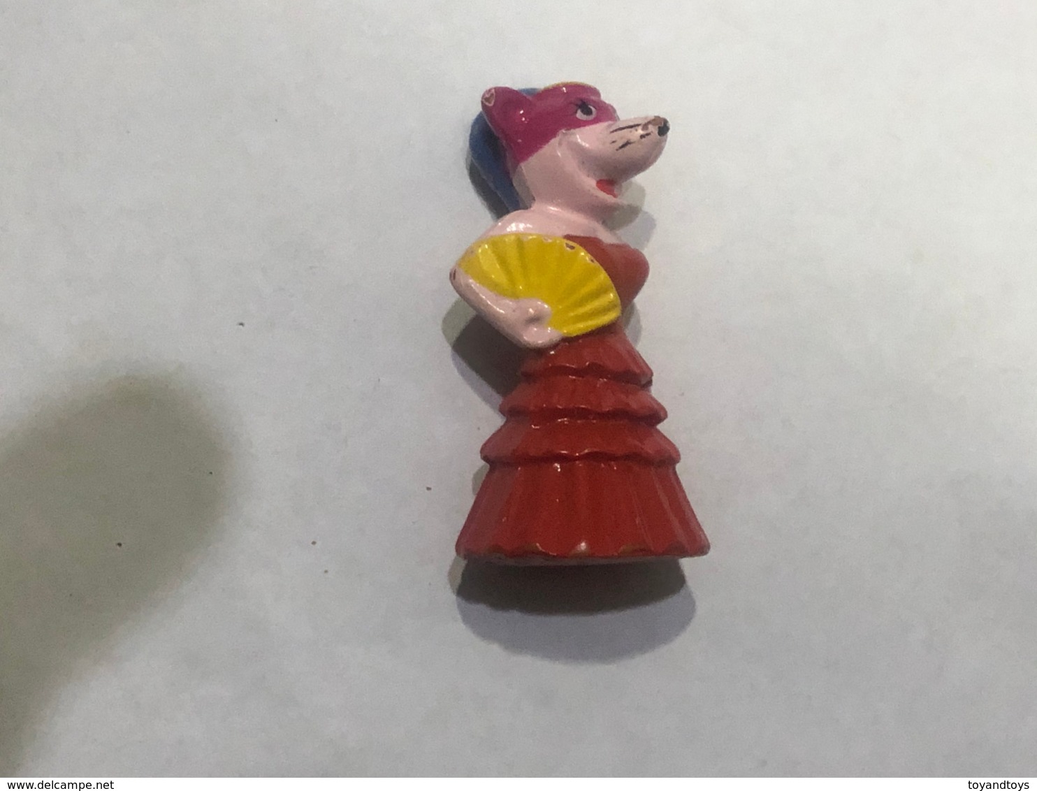 FIGURINE YOPLAIT MARAJA OU AUTRE PANTHERE ROSE EN ROBE DU SOIR ROUGE - Sonstige & Ohne Zuordnung