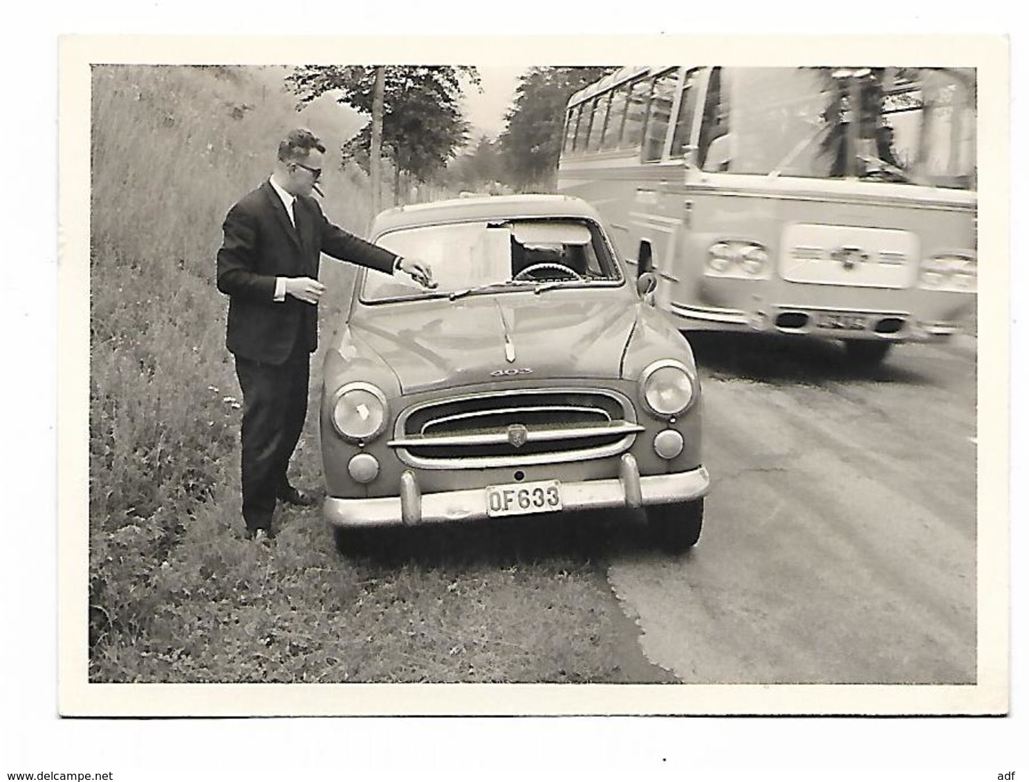 ANCIENNE PHOTO AUTO VOITURE PEUGEOT 403, BUS AUTOBUS, CAR AUTOCAR, Format Environ 7,5 Cm Sur 10,5 Cm - Photos