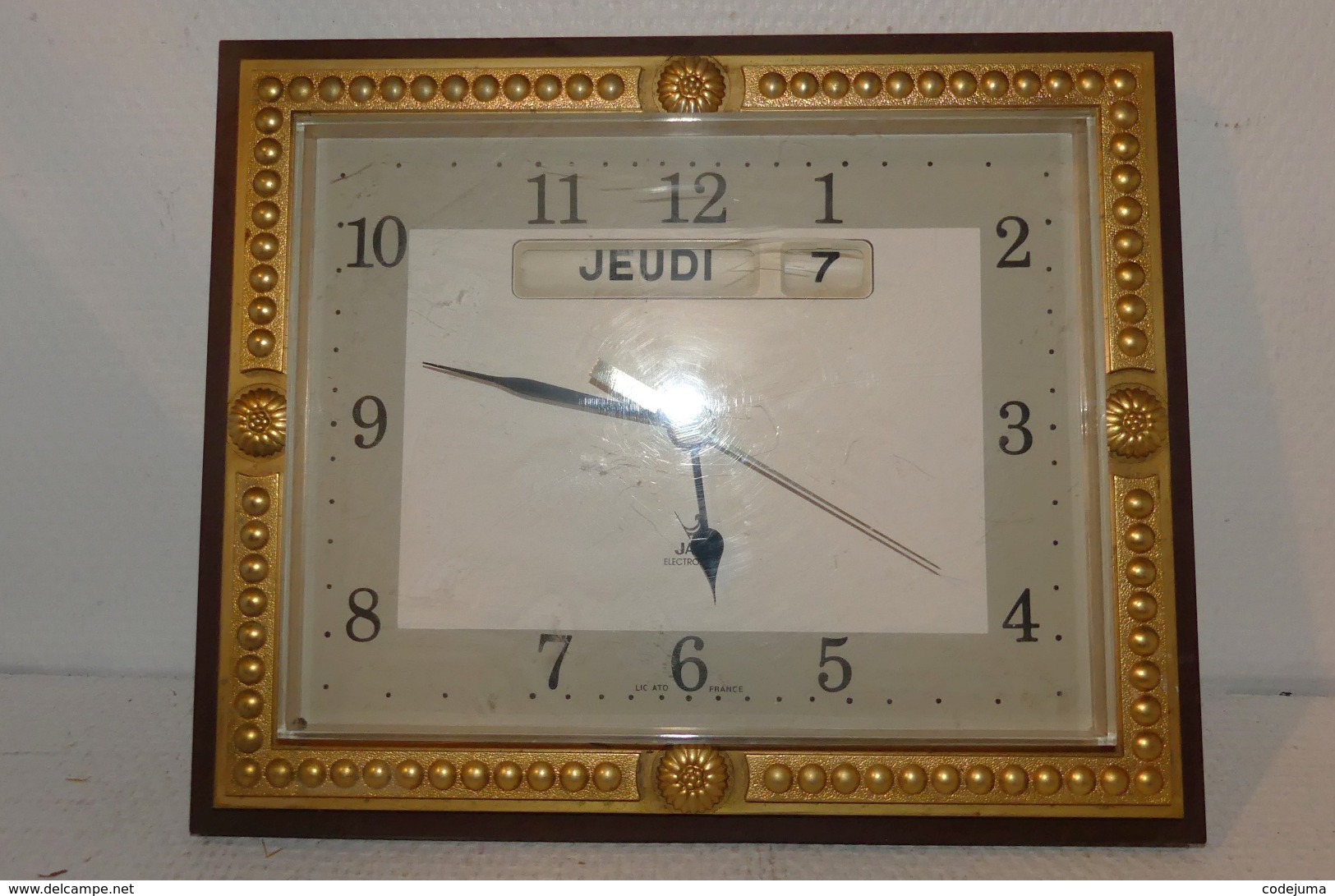 Pendule JAZ Année 60 ('jour Et Mois) - Clocks