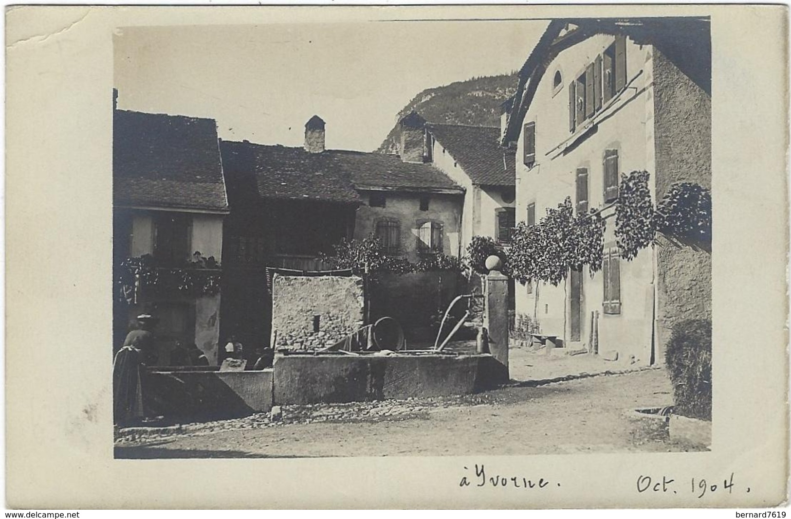 Suisse  Yvorne Carte Photo  Octobre 1904 A La Fontaine - Yvorne