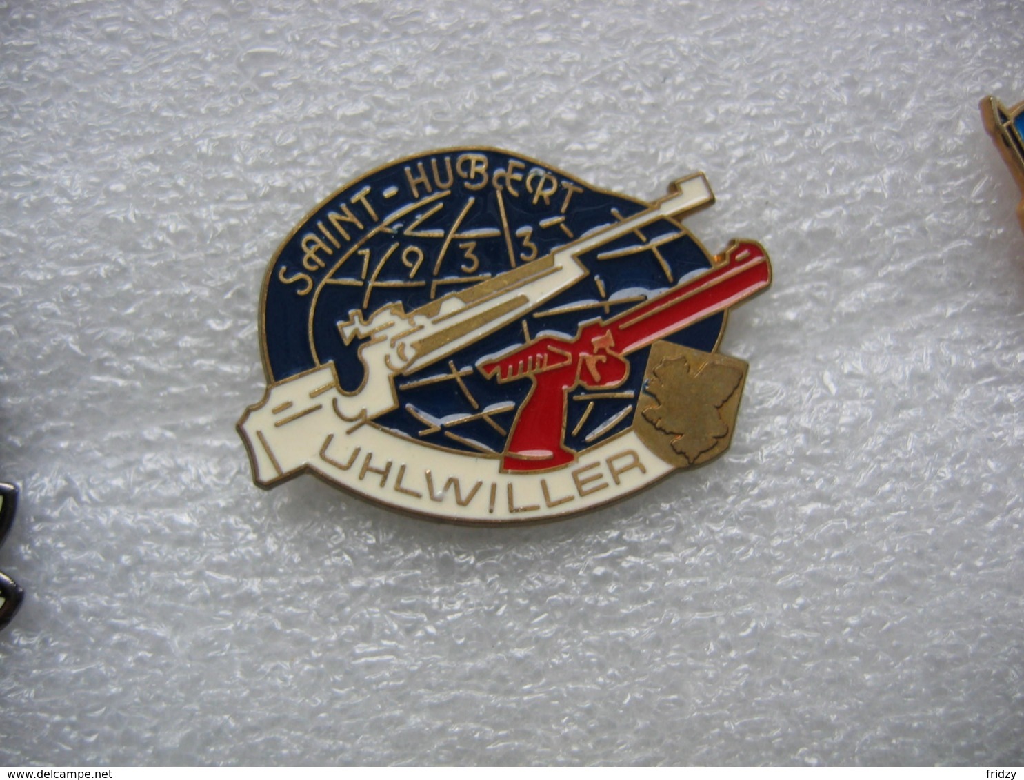 Pin's Du Club De Tir "SAINT HUBERT 1933" De La Commune De UHLWILLER (Dépt 67) - Tir à L'Arc