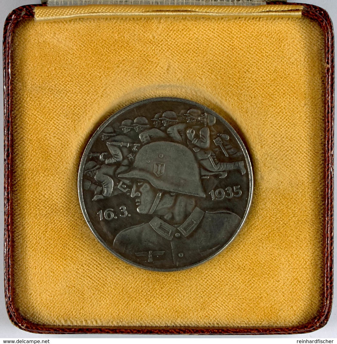 Silbermedaille 1935, Auf Die Einführung Der Wehrpflicht, Av: Brustbild Soldat Nach Links In Hintergrund Stürmende Kamera - Sonstige & Ohne Zuordnung