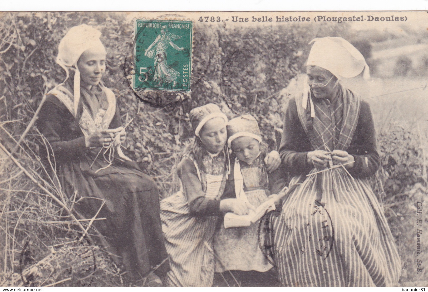 CPA 29 @ PLOUGASTEL DAOULAS - Une Belle Histoire - Famille Tricot Femmes Jeunes Filles - Plougastel-Daoulas