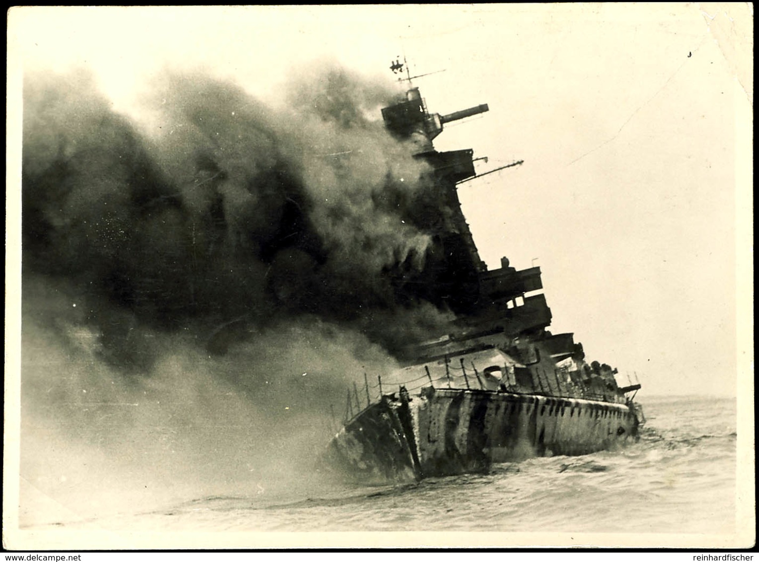 1939, Kriegsmarine, Originalfoto (17,2 X 12,4 Cm) Von Der Selbstversenkung Des Panzerschiffes "Admiral Graf Spee" In Der - Altri & Non Classificati