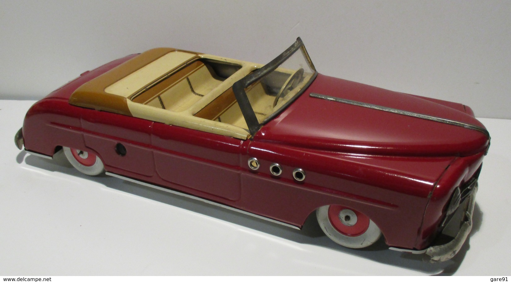 Voiture ML En Tole - Toy Memorabilia