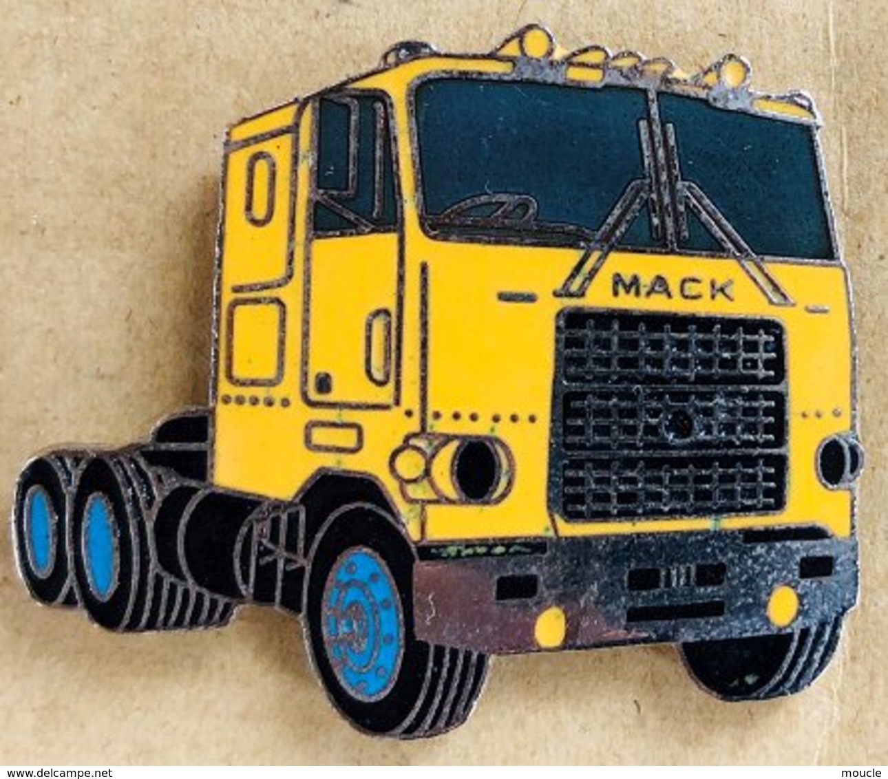 CABINE DE CAMION MACK JAUNE - YELLOW TRUCK - GELBER LKW -                  (22) - Transport