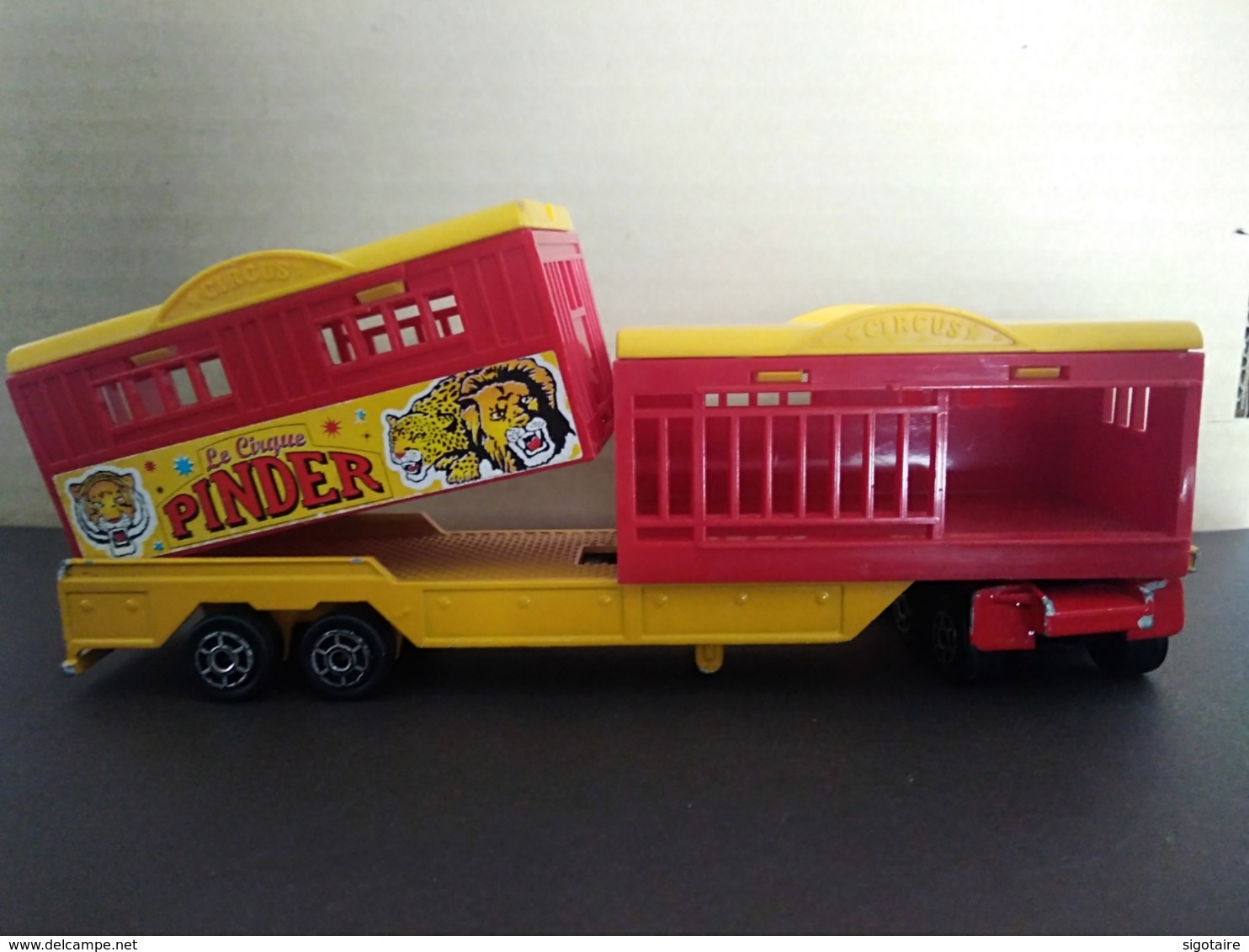 Pinder - Camion Pour Fauves - Majorette - Toy Memorabilia