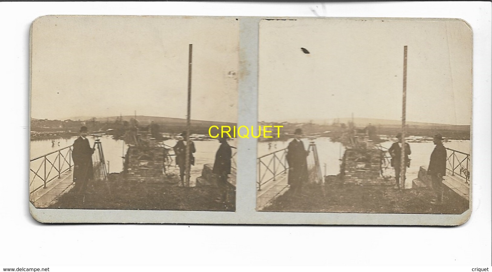 Guerre 14-18, Photo Stéréo Sur Carton, Arpenteurs Sur Un Pont Détruit, Lunette De Visée, Beau Document - Guerra 1914-18