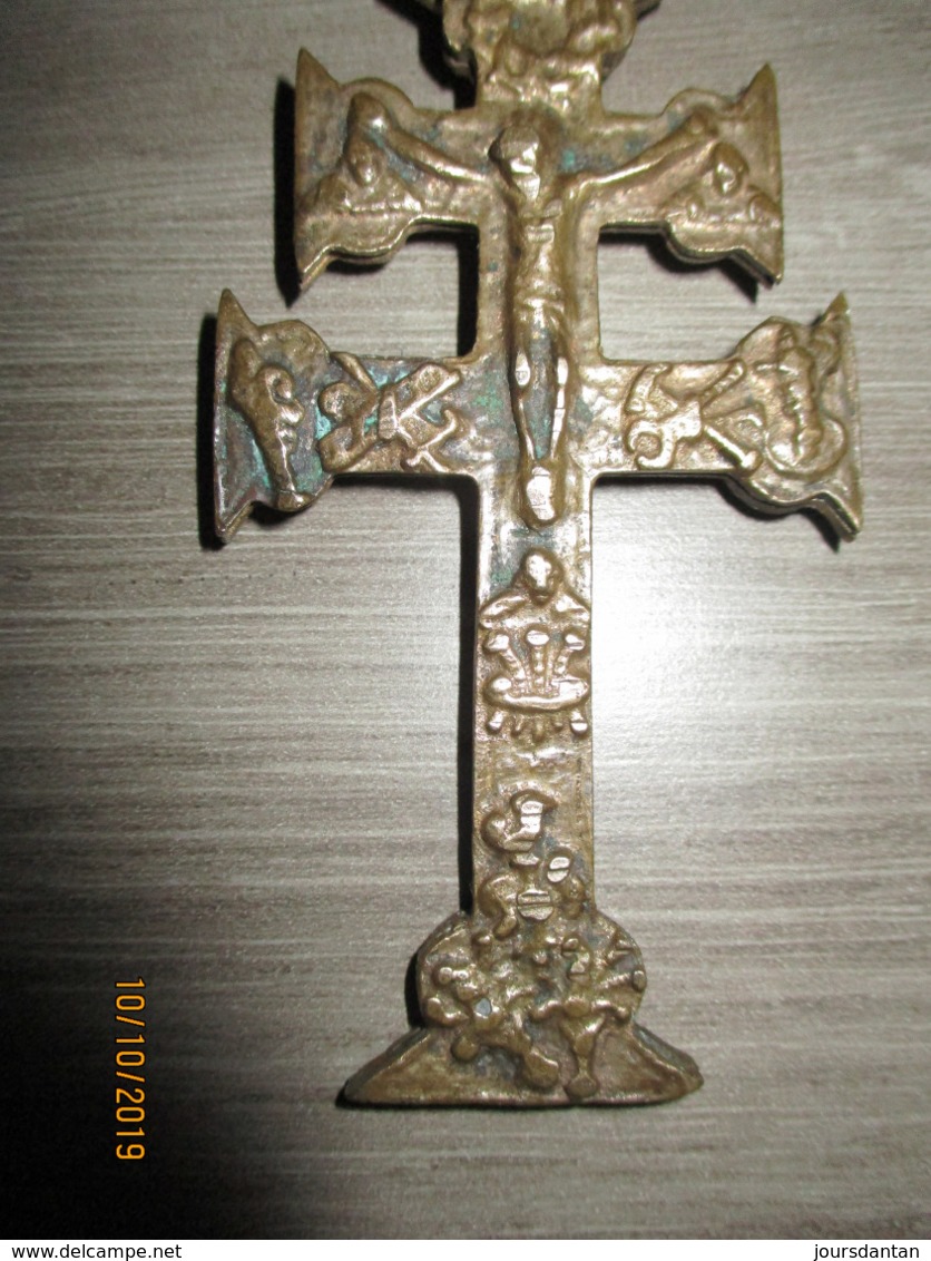 Ancienne Croix De Caravaca En Bronze 18 éme - Religion & Esotérisme